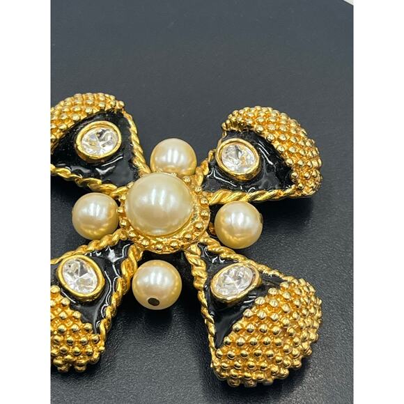 Vintage Large Maltese Cross
Brooch Gold Tone Black Enamel
Faux Pearls Rhinestone - Picture 3 of 9